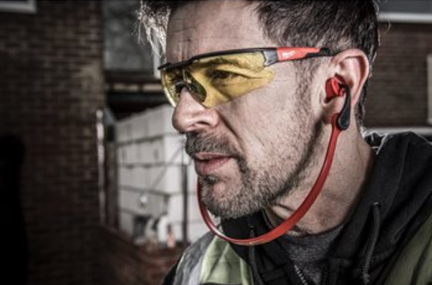 Yellow lenses help reduce blue light entry, mitigating headaches and migraines Milwaukee Yellow Lens Work Safety Glasses
